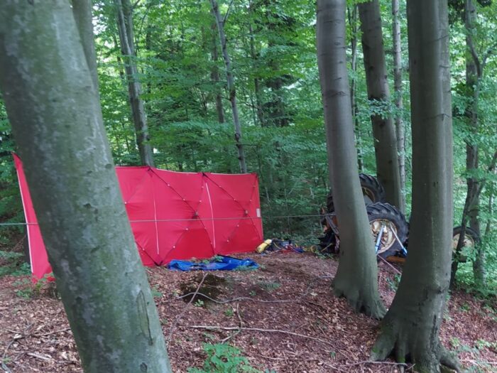 mężczyzna zginął pod ciągnikiem, prace leśne, Niedźwiada, powiat ropczycko-sędziszowski