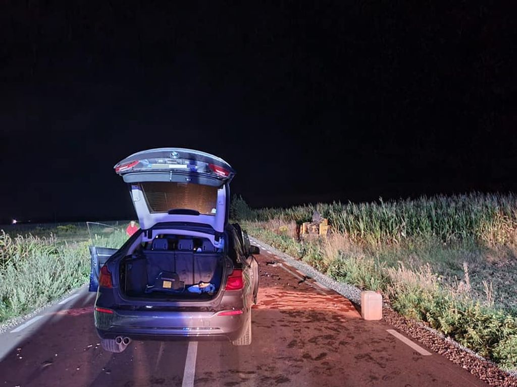 BMW uderzyło w nieoświetloną ładowarkę, Gręzówka, Biardy, gmina Łuków, Maciej Zdunek
