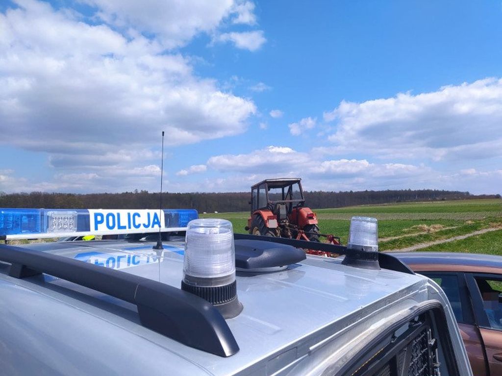 mężczyzna wpadł pod koło ciągnika, gmina Sanok, wypadki podczas prac polowych