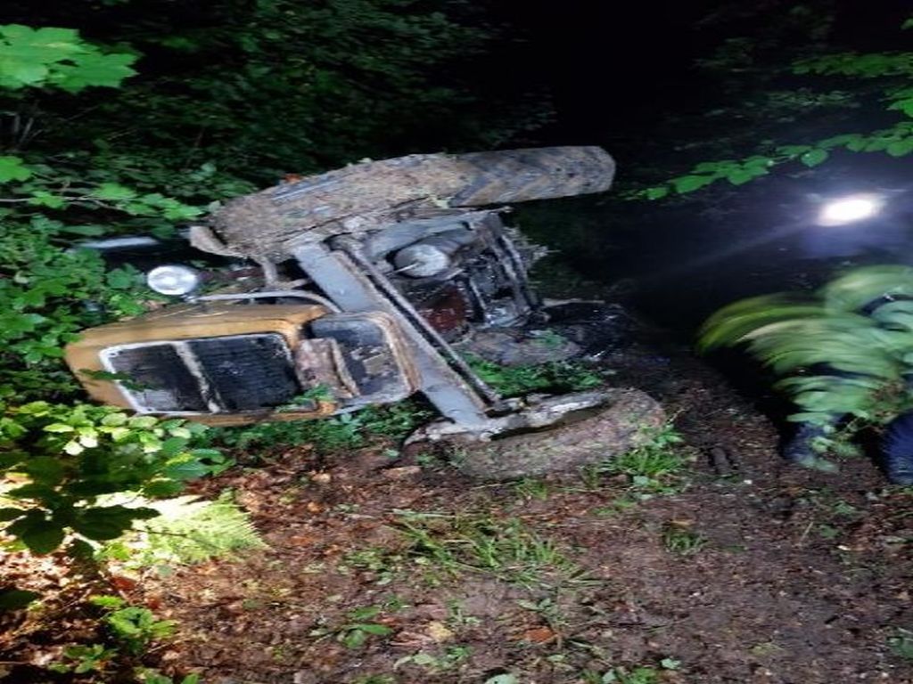 traktor przygniótł mężczyznę, zwózka drewna, prace leśne, Rychwałd