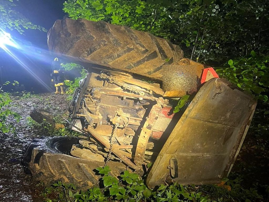 traktor przygniótł mężczyznę, zwózka drewna, prace leśne, Rychwałd
