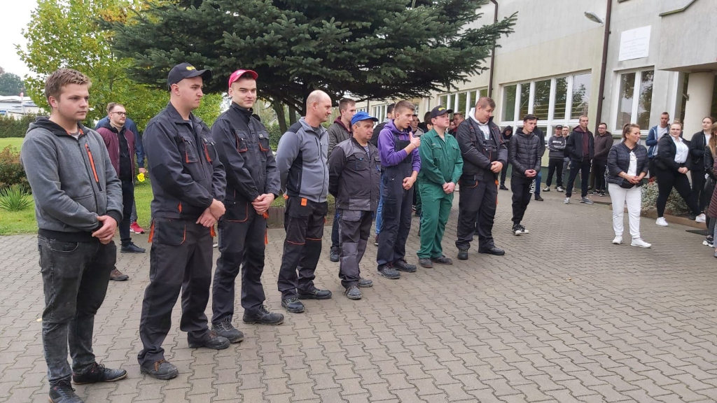 uczniowie z ZS w Głuchowie
