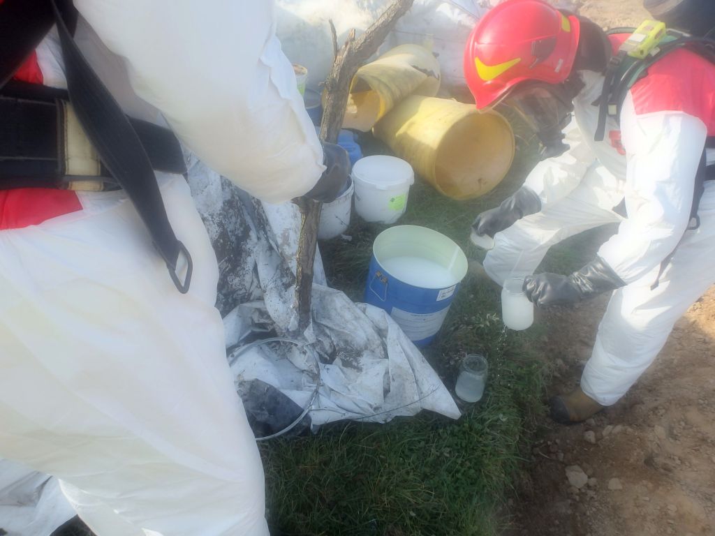 składowisko odpadów chemicznych  w gospodarstwie, powiat lipnowski, WIOŚ Bydgoszcz, KPP w Lipnie