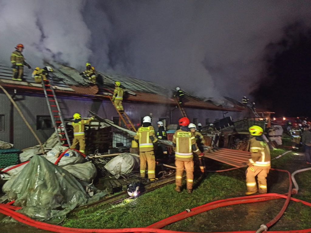 pożar chlewni, Przeździecko-Mroczki , powiat  zambrowski, pożary w gospodarstwach