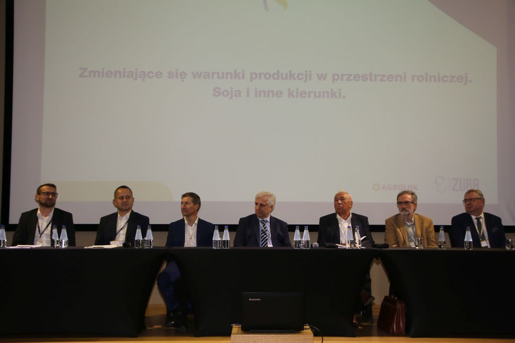 Agrolok, Stowarzyszenie Polska Soja, soja, uprawa soi, śruta sojowa, śruta rzepakowa, siew soi, rośliny strączkowe
