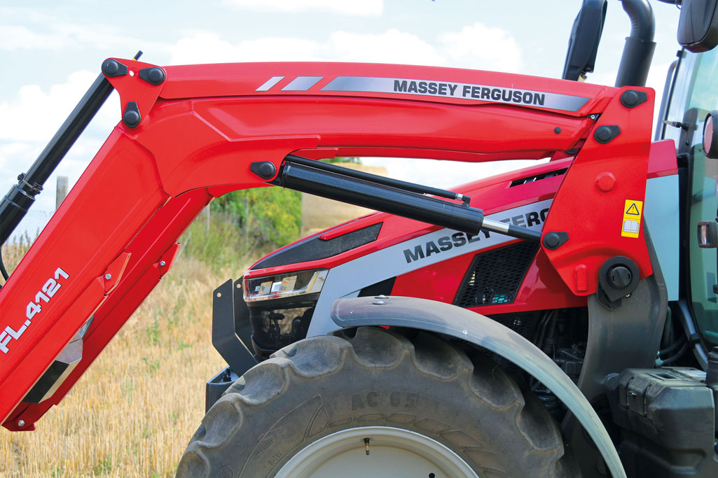 traktory Massey Ferguson 5S, Artur Kabza, RPT, Rolniczy Przegląd Techniczny