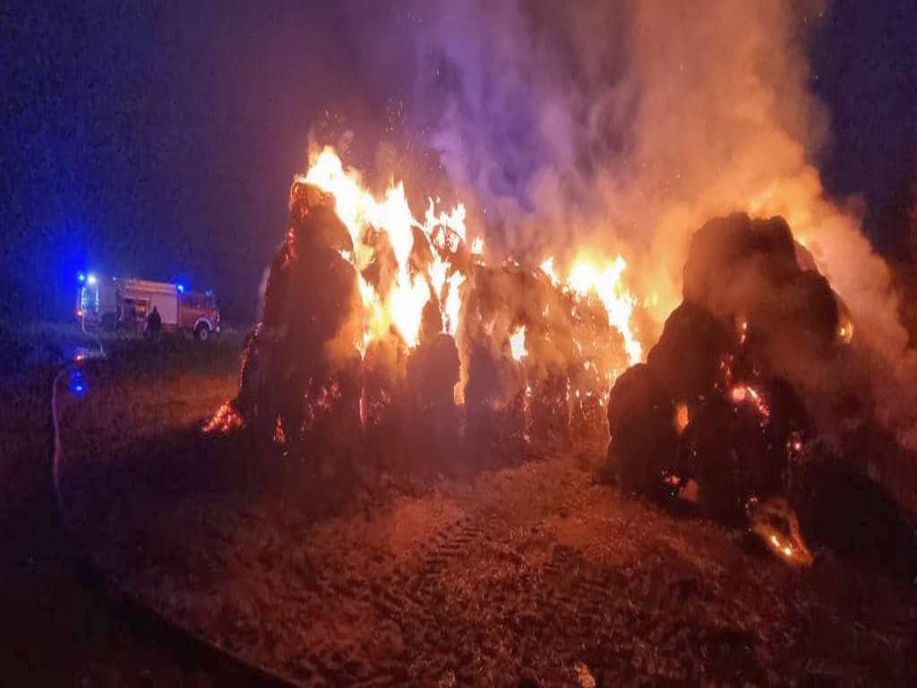 pożar bel słomy, Toczyski Średnie, powiat sokołowsk, Łukasz Tomczuk, KW PSP Warszawa