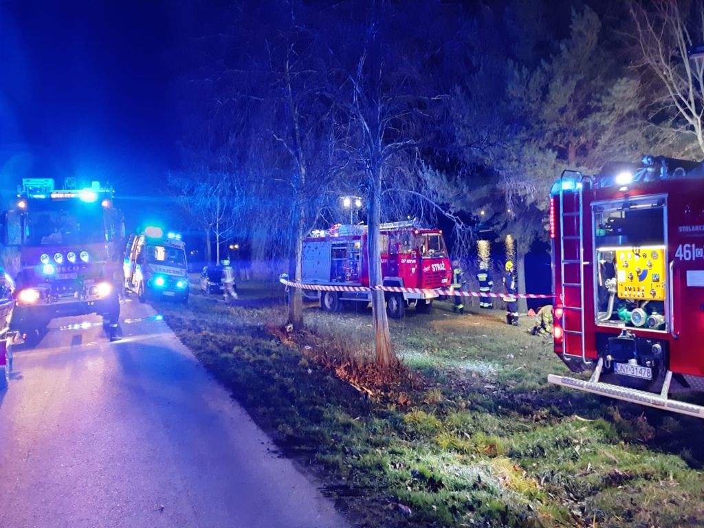 Auto wjechało do stawu rybnego., Nowaki, KP PSP Nysa