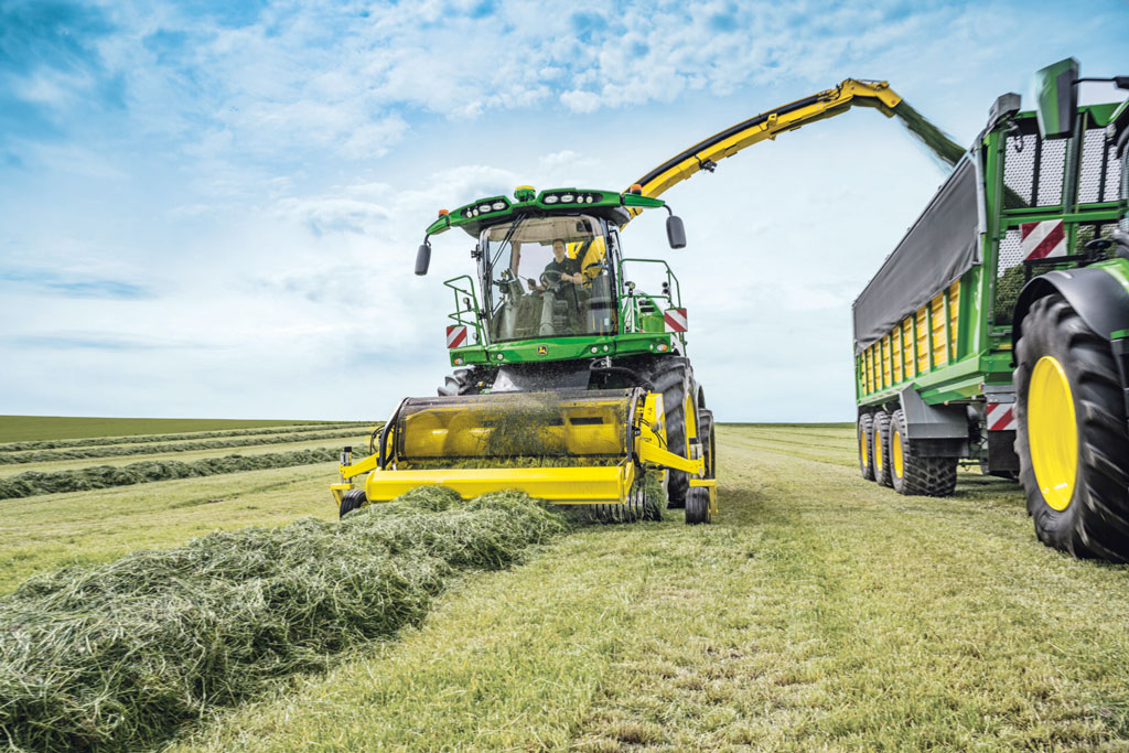 sieczkarnie samojezdne John Deere, podbieracze do trawy, RPT, Rolniczy Przegląd Techniczny