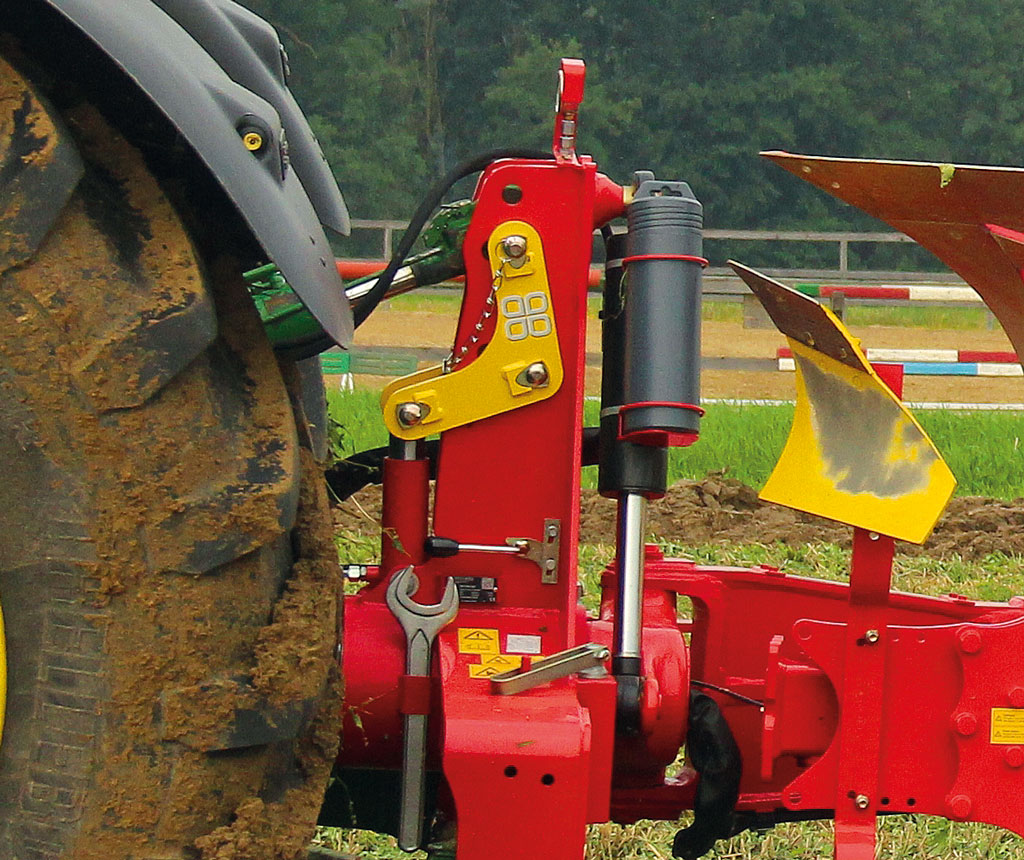 pługi obracalne Servo 4000, Pöttinger, RPT, Rolniczy Przegląd Techniczny