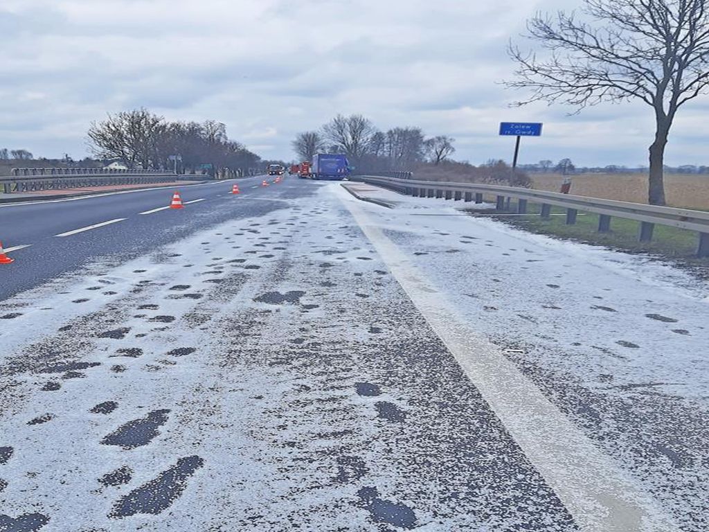 wypadek ciągnika rolniczego, ujście, kp psp piła, wielkopolska