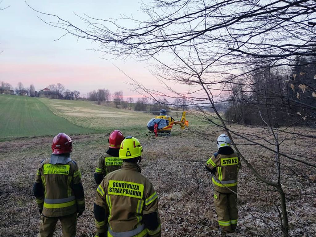 wypadek ciągnik, drzewo ciągnik, małopolska, lpr