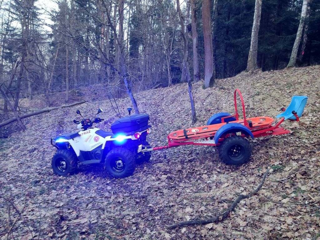 wypadek ciągnik, drzewo ciągnik, małopolska, lpr