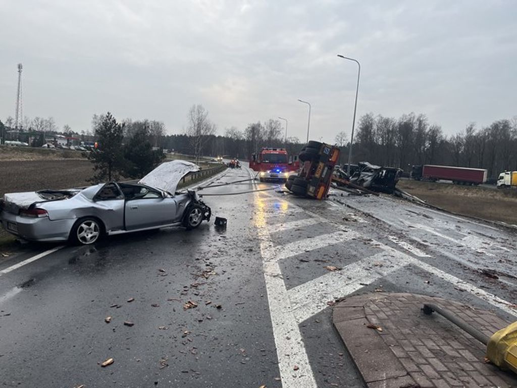 kpp środa wielkopolska, nowe miasto nad wartą, wypadek z drewnem, ciężarówka z drewnem