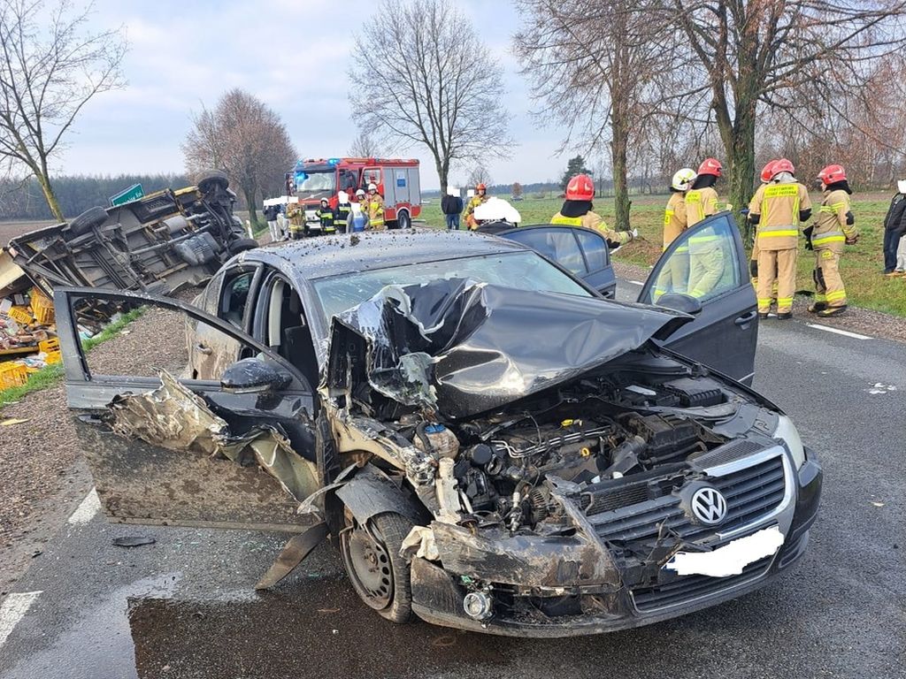 przewóz pieczywa, pieczywo, wypadek drogowy, kpp lipsko, kp psp lipsko