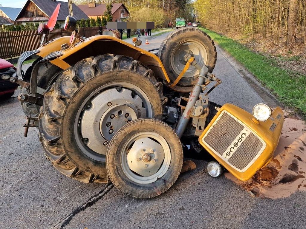 wypadek drogowy, kpp łańcut, ranny traktorzysta, wypadek ciągnika
