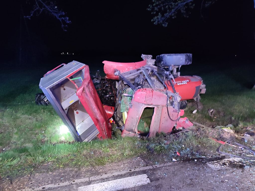 wypadek drogowy, wypadek ciągnik, kpp sochaczew, kpp sztum