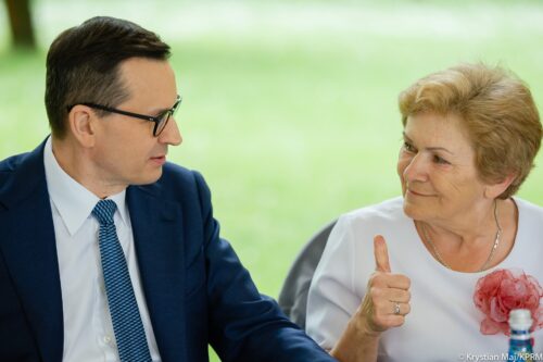 cbos, sondaż, poparcie, rząd, rolnicy, morawiecki