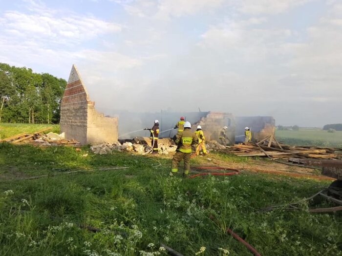 kp psp przasnysz, pożar, iskra, wydech, bydło
