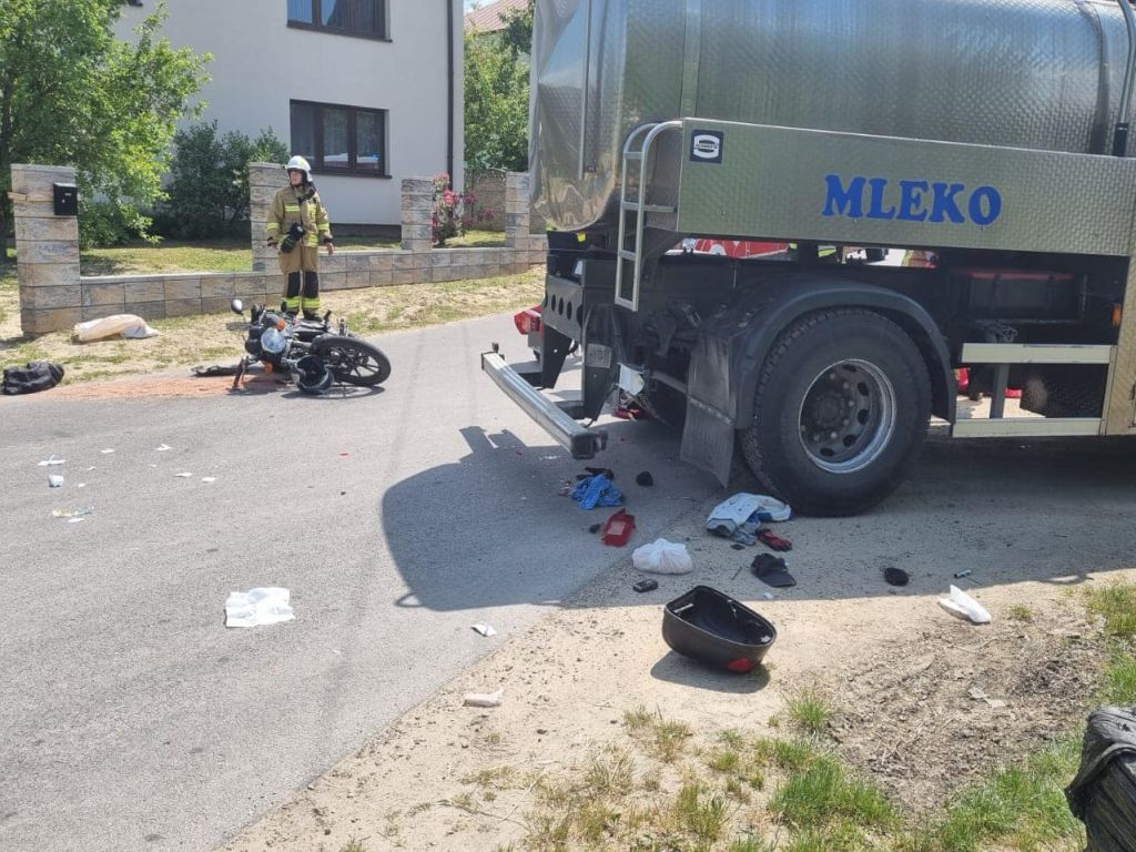 kwp lublin, psp łuków, wypadek drogowy, mleczarka, motocykl, przewóz mleka