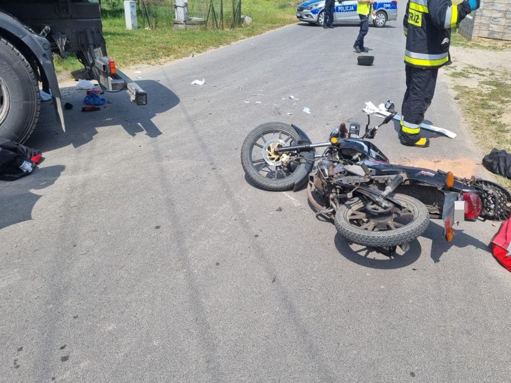 kwp lublin, psp łuków, wypadek drogowy, mleczarka, motocykl, przewóz mleka