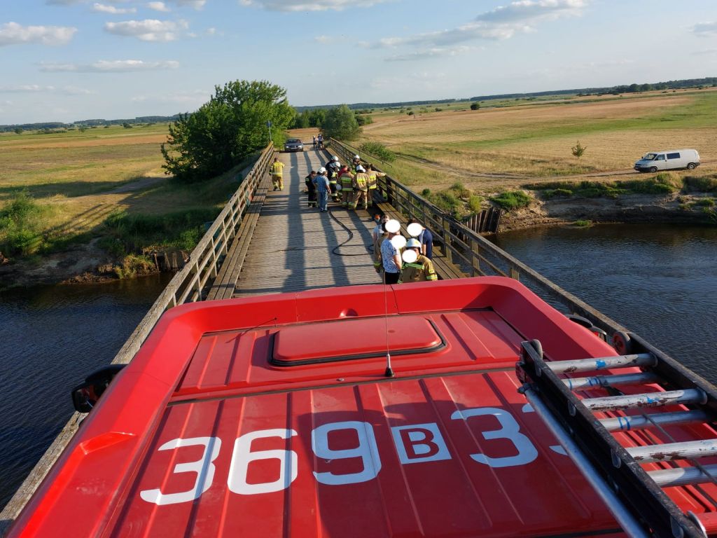 most, pożar, dojazd, łąki, pokos, wizna