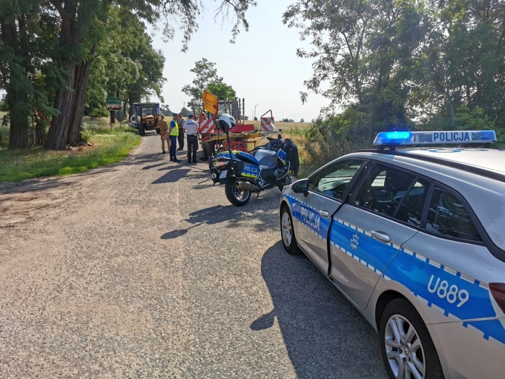 kontrole, pojazdy rolnicze, krus, pip, policja, psp, rolnicy