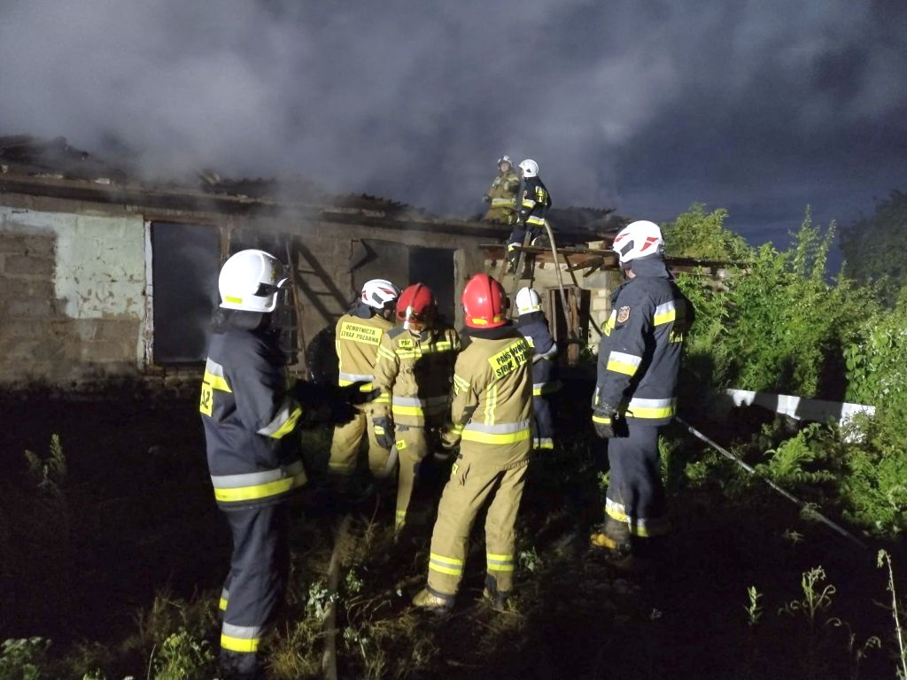 kp psp ostrowiec świętokrzyski, osp ispina, pożar, burza, piorun, wyładowanie atmosferyczne