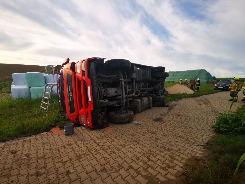 kp psp kędzierzyn-koźle, ciężarówka, transport, wapno