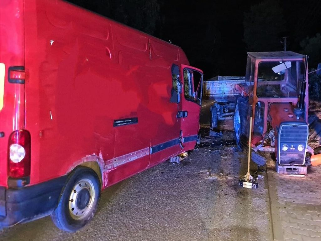 kpp radomsko, wypadek, zderzenie, bus, ciągnik, pijany kierowca