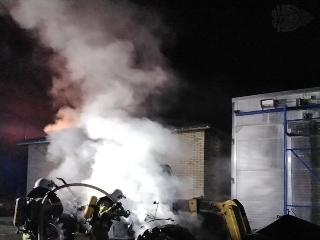 kpp radzyń podlaski, kp psp radzyń podlaski, pożar, ładowarka, tartak, drewno