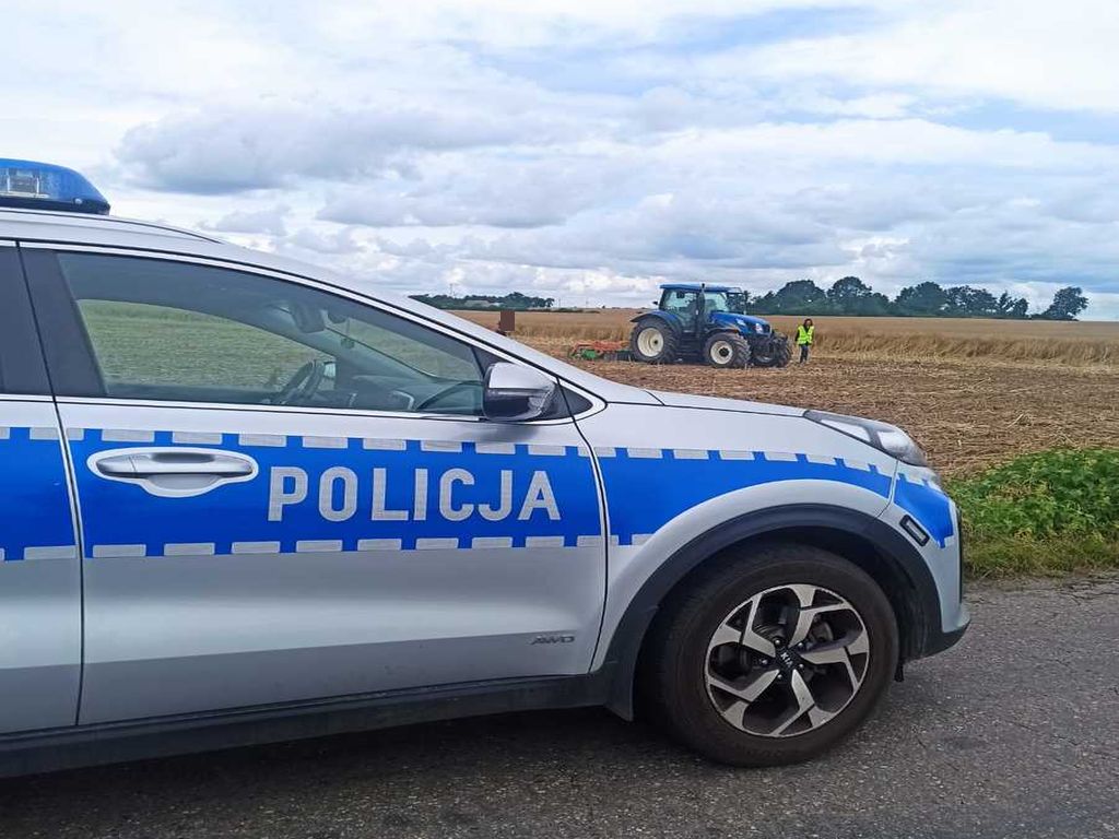 kpp wągrowiec, wypadek, kierowca, ładowarka, załadunek, siano