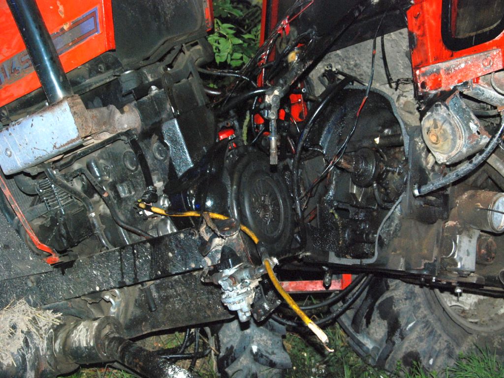 kpp hrubieszów, tragedia, wypadek, traktorzysta, uderzenie, drzewo, śmierć traktorzysty
