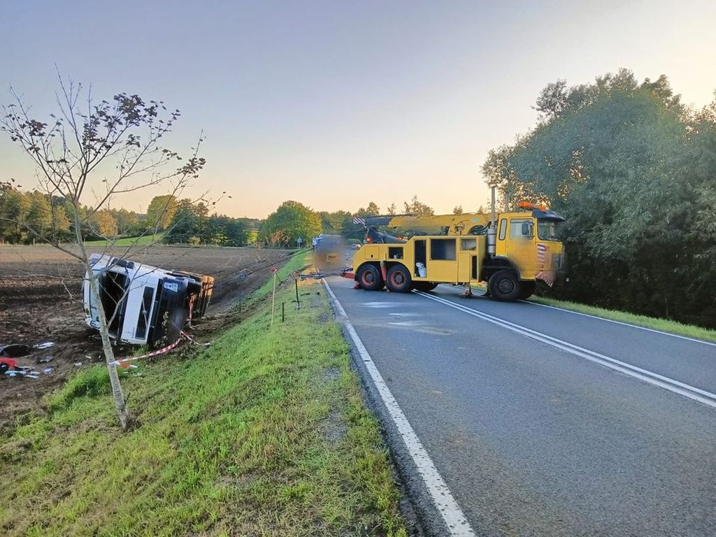 kpp mrągowo, zdarzenie drogowe, wypadek, ciężarówka, cysterna, mleko, przewóz mleka