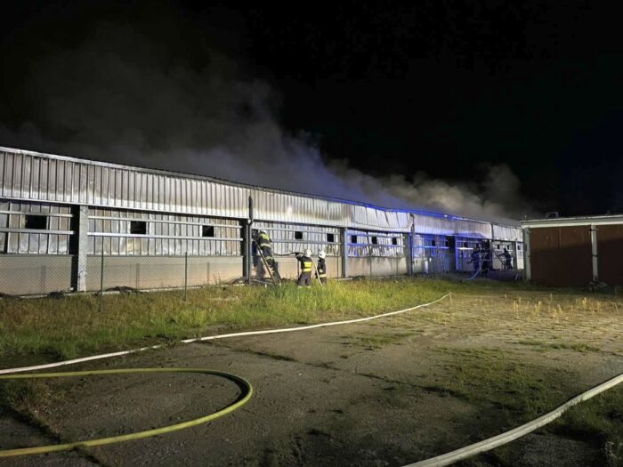 kp psp choszczno, pożar, hala, świnie, prosięta, śmierć mężczyzny, zwłoki