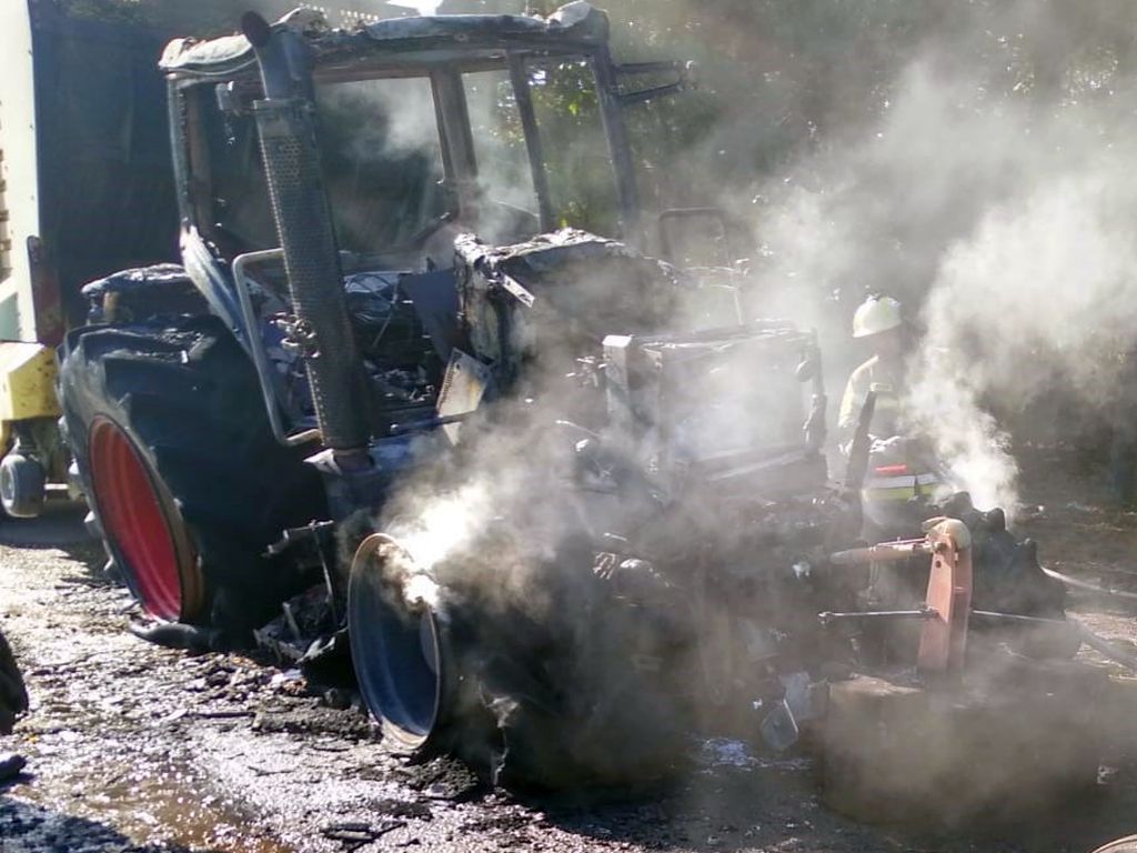 pożar, ciągnik, traktor, psp, osp, akcja gaśnicza, straty
