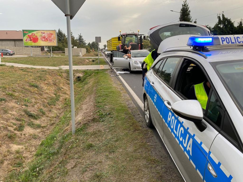 kpp koło, wypadek, zdarzenie drogowe, zderzenie, ciągnik, auto, osobówka, potrącenie, pasy, chłopiec