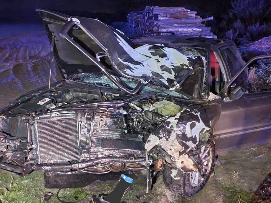 kpp olecko, psp łuków, wypadek, zdarzenie drogowe, samochód, ciągnik, ładowarka, poszkodowani