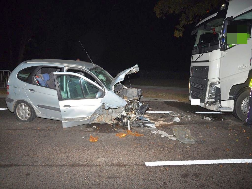 km biała podlaska, wypadek, zdarzenie drogowe, zderzenie, ciągnik, auto, ranni