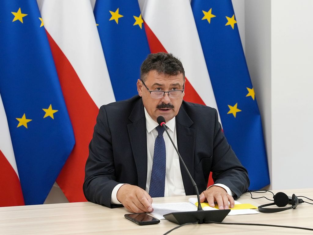 wiceminister bartosik, sejm, komisja finansów, fundusz, krus, emerytury, renty