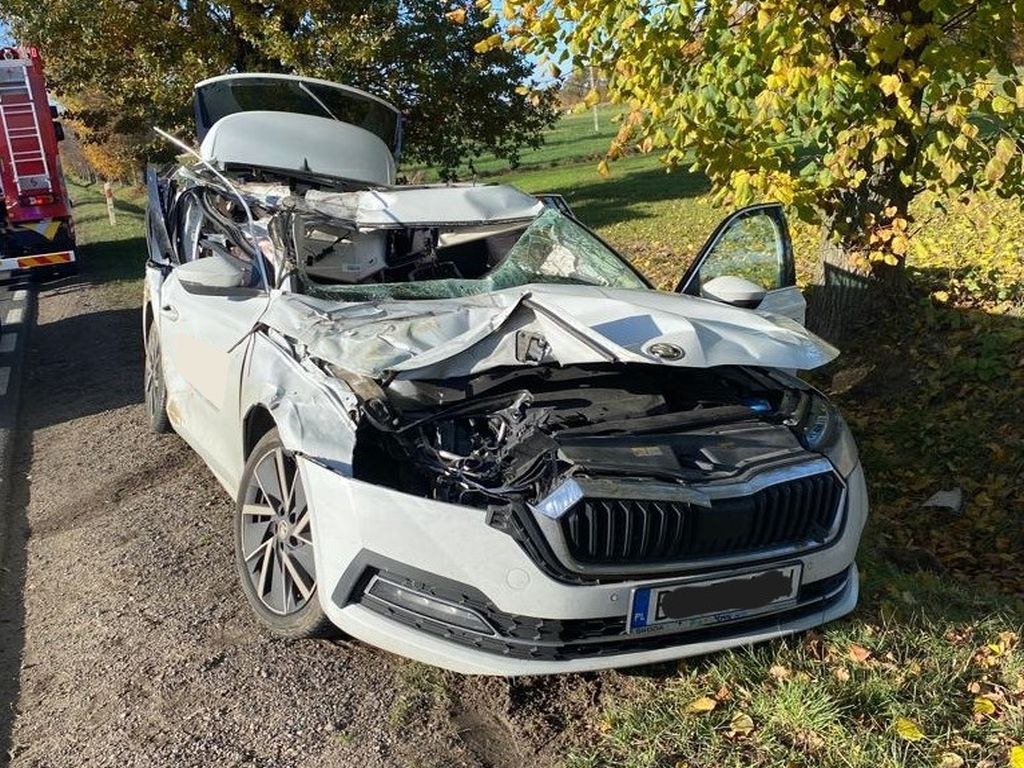 kpp przasnysz, kp psp przasnysz, kolizja, zdarzenie drogowe, zderzenie, ciągnik, osobówka, auto, pijany traktorzysta