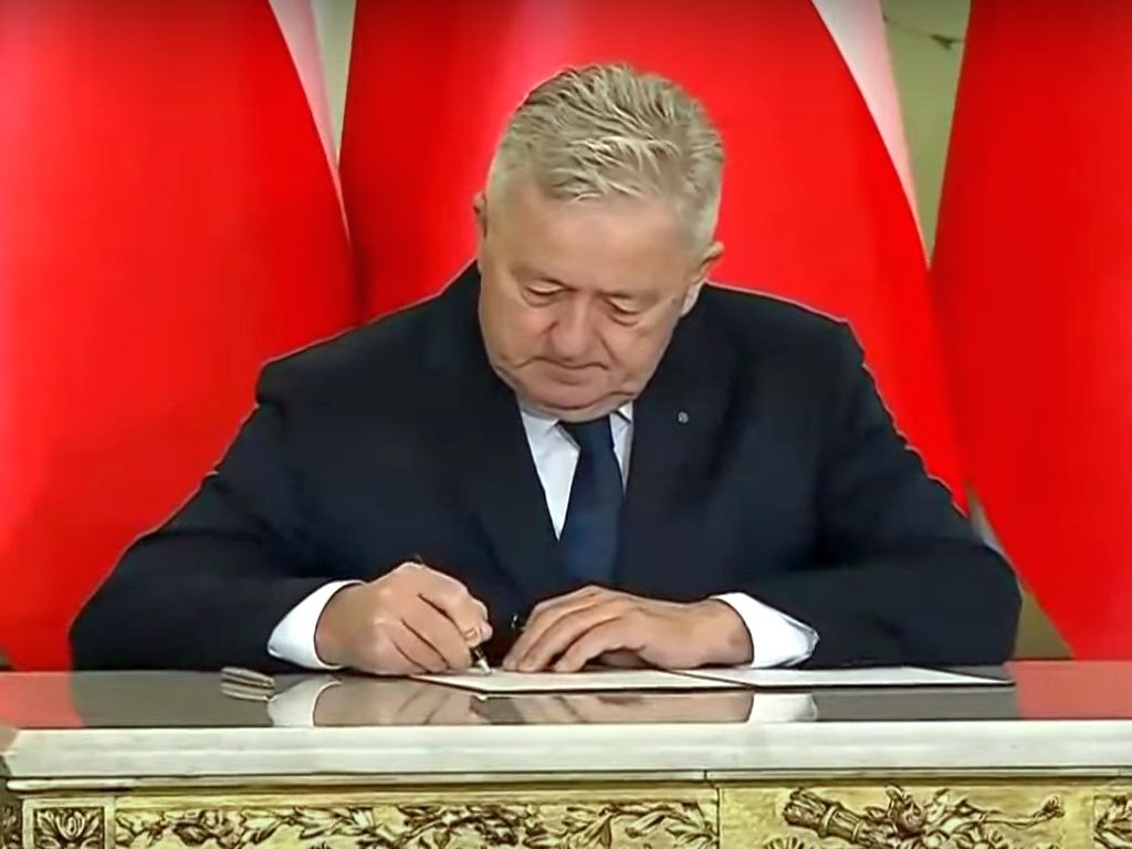 siekierski, minister rolnictwa, poseł, oświadczenie majątkowe, majątek, oszczędności, ziemia rolna