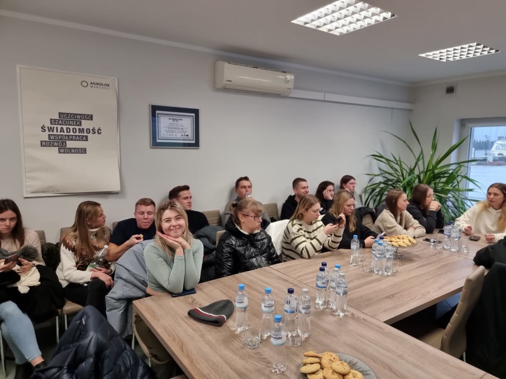 studenci WRiE, ZUBR, Agrolok