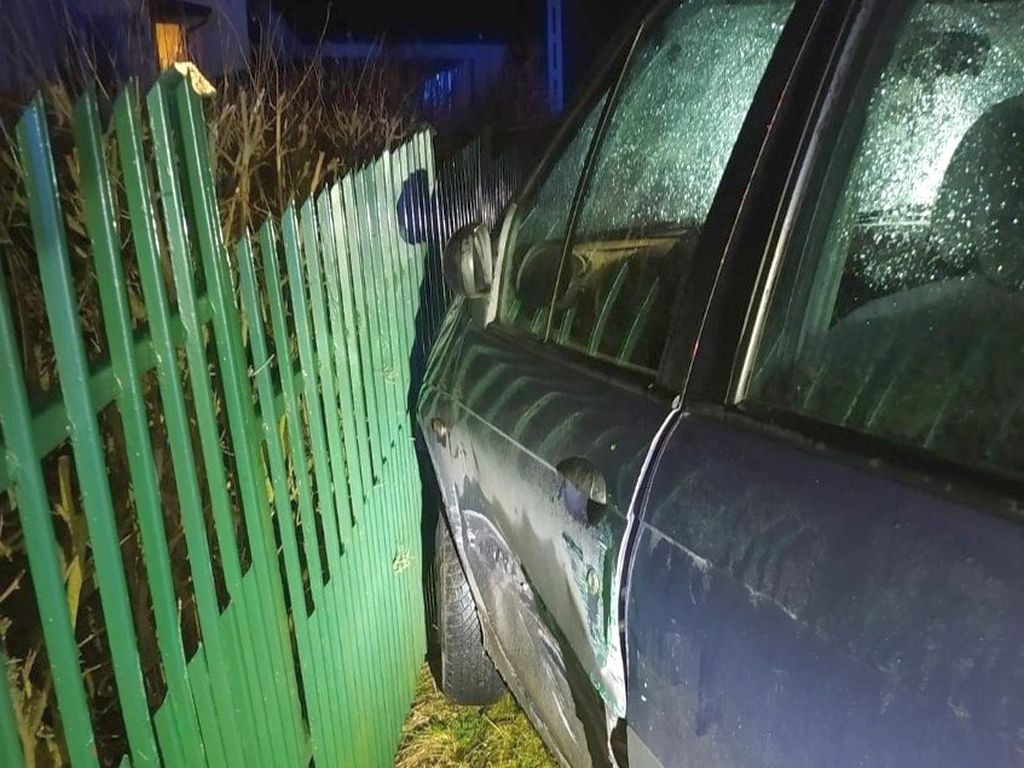 kpp busko-zdrój, wypadek, auto, przyczepa
