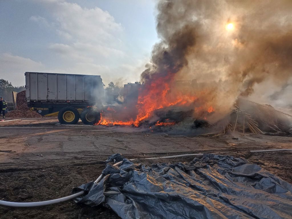 kp psp pisz, pożar, zakład drzewny, rębak