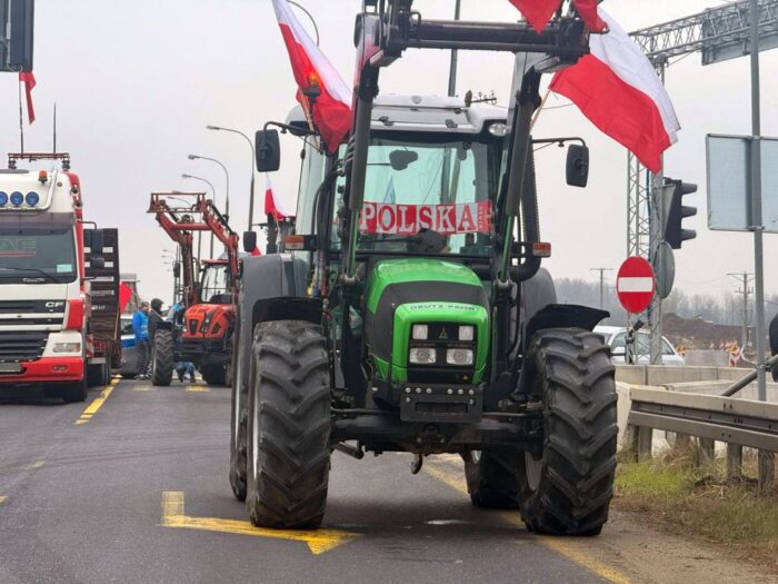 protest rolników, policja, drogi, blokada