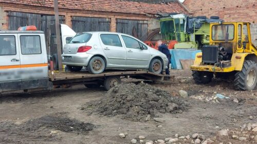 kmp poznań, kradzież, gospodarstwo, auto