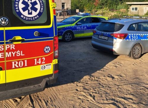 agresor, atak, ciągnik, ranny mężczyzna
