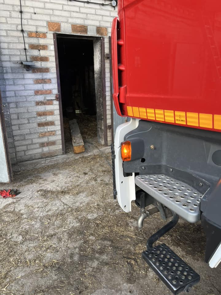 akcja ratownicza, gospodarstwo, krowy, gnojowica
