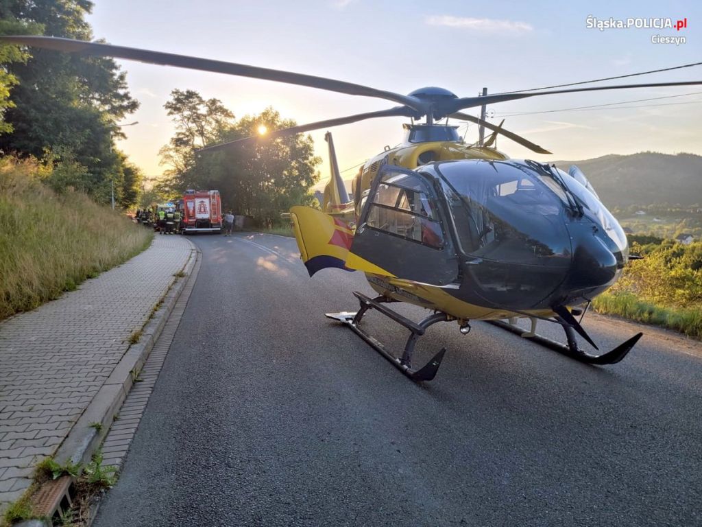 wypadek, zdarzenie drogowe, auto, ciągnik